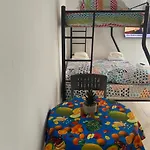 Comoda habitacion cerca al centro histórico y a las playas